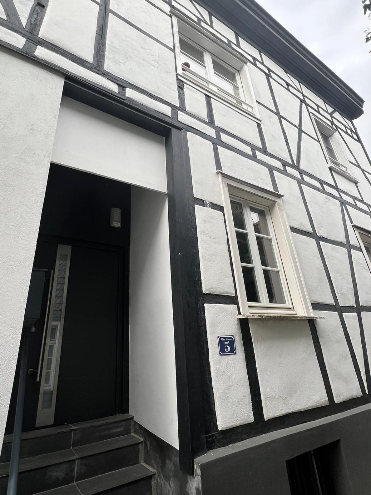 100M E-Ladestation - Max 4 Pers - Duesseldorf - Ruhrgebiet - Pilgerstaette Apartment เฟลแบร์ท ภายนอก รูปภาพ